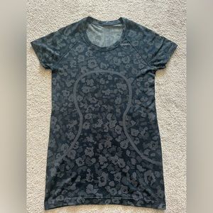 Lululemon Swiftly Tech Short Sleeve 2.0, DFTN/OCNA